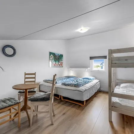 Jari - 200m From The Sea By Interhome